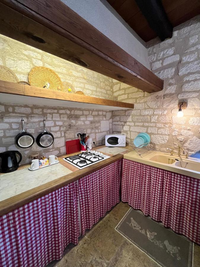 La Maison D'Alienor - Gites De Caractere A Chablis - 89 Eksteriør bilde